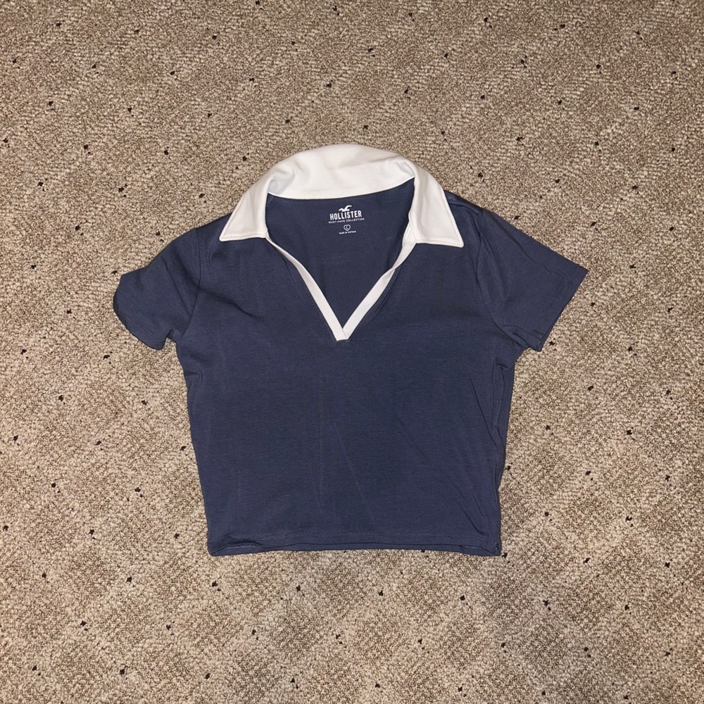 Cropped collared short sleeve